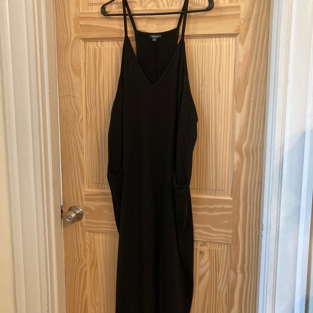 Wildfable Cozy Black V Neck Jumpsuit with Pockets